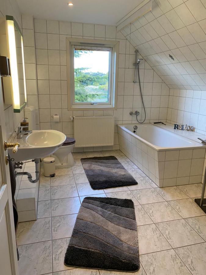 Freistehendes Einfamilienhaus Mit Boddenblick Naehe Ostsee Fuhlendorf  Buitenkant foto