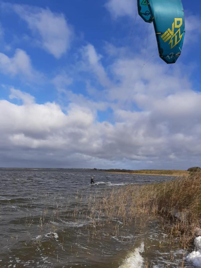 Freistehendes Einfamilienhaus Mit Boddenblick Naehe Ostsee Fuhlendorf  Buitenkant foto